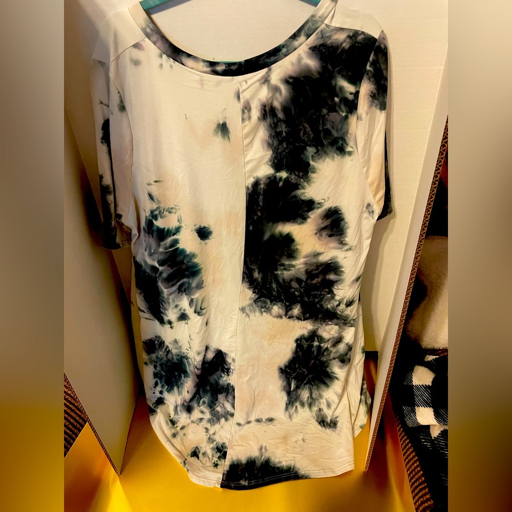 Women's Tie-Dye Top - Black and White